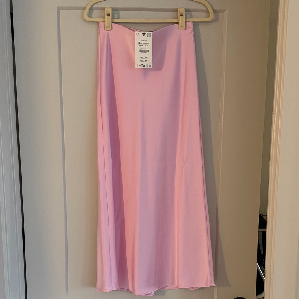 NWT Zara Satin baby pink Skirt